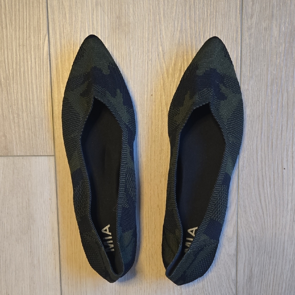 MIA Green and Black Flats with Pointed Toe Design